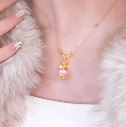 Women’s Elegant Blooming Rose Necklace